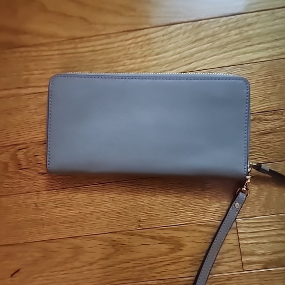 Tory Burch Robinson Continental Wristlet Wallet